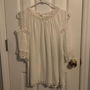 Crown and Ivy White Shirt Size S